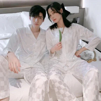 Set Đồ Ngủ Cặp Đôi – Xu Hướng Thời Trang Tình Yêu Được Các Cặp Đôi Yêu Thích